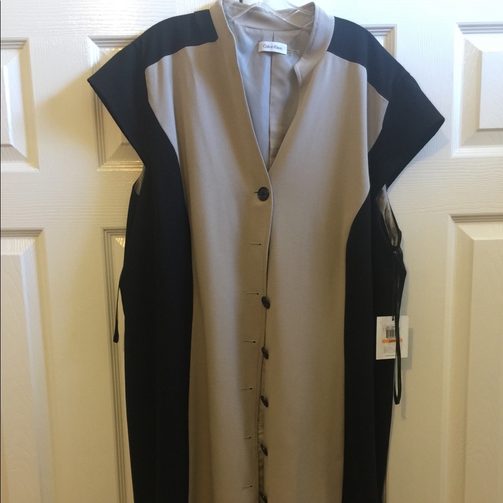 Elegant Calvin Klein button down dress!